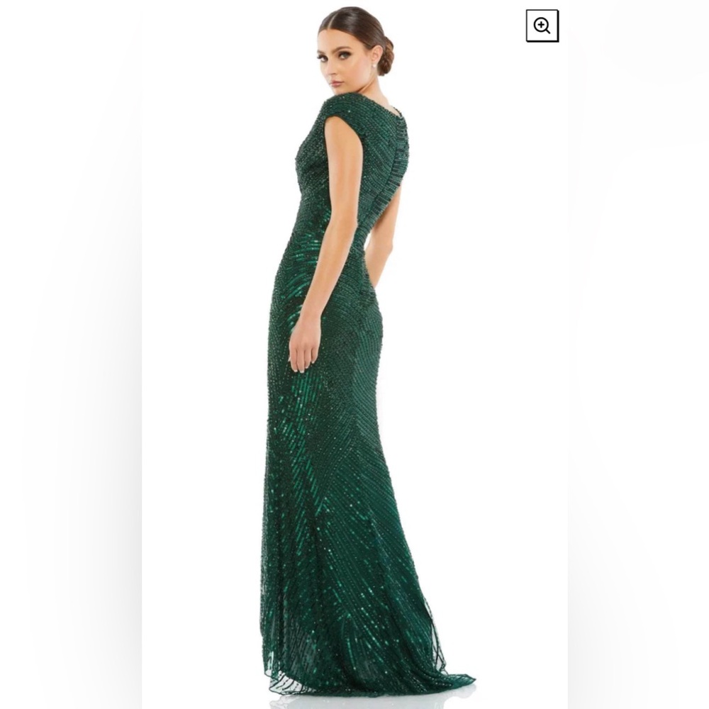 Cap sleeve sequined evening gown - Picture 2 of 3